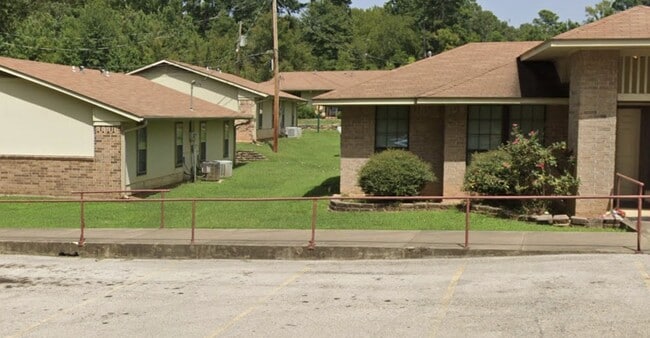 property at 1001 Lakeview Dr