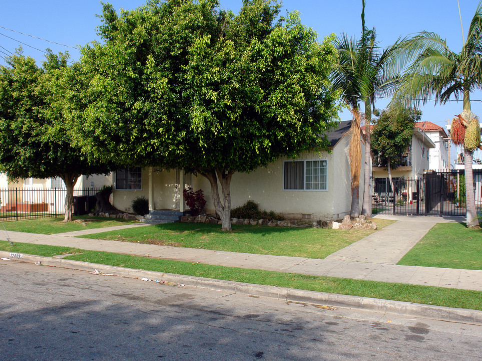 12443 York Ave in Hawthorne, CA - Building Photo