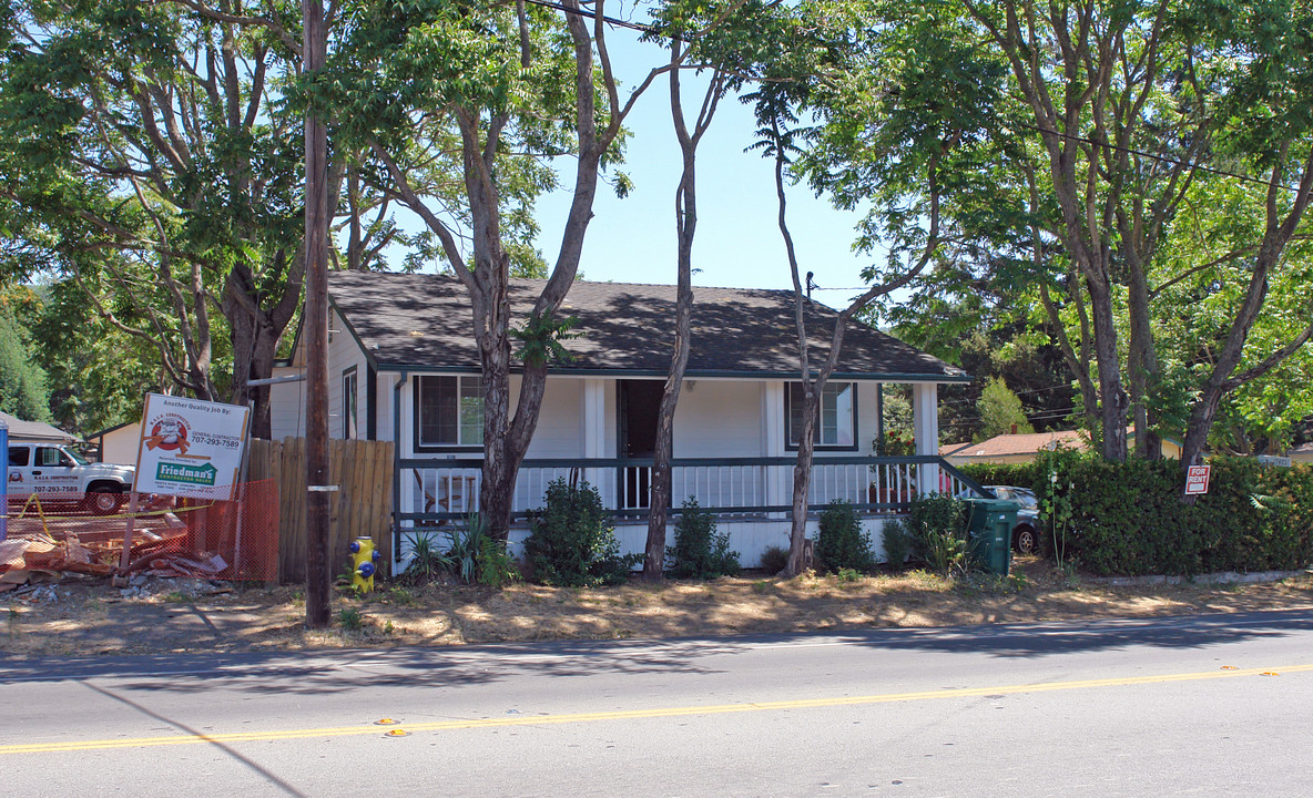 17475 Sonoma Hwy in Sonoma, CA - Building Photo