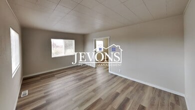 800 Hatton Rd in Tieton, WA - Building Photo - Building Photo