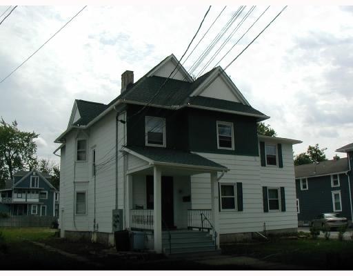 374 East Ave in Lockport, NY - Building Photo