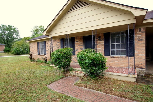 property at 4614 Pembine Dr
