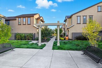 819 Maddox Loop in San Jose, CA - Building Photo - Building Photo