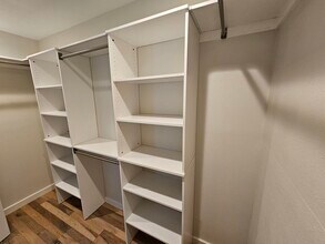 5102 Ravensdale Ln in Austin, TX - Building Photo - Building Photo