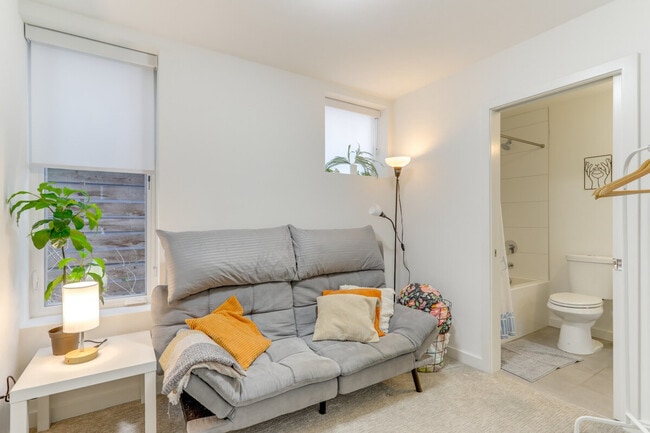 128A W Florentia St in Seattle, WA - Building Photo - Building Photo