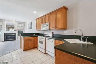 163 Gladstone Dr in Parsippany Troy Hills, NJ - Building Photo - Building Photo