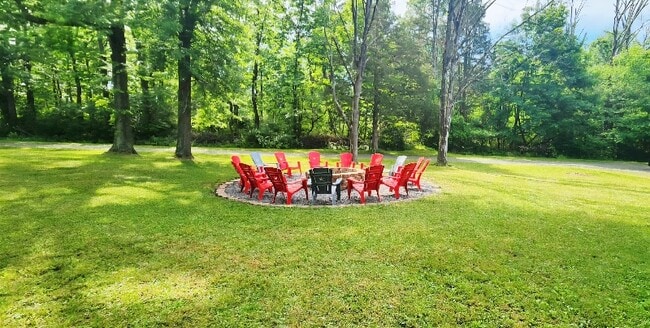 1225 Sleepy Hollow Rd in Pennsburg, PA - Building Photo - Building Photo