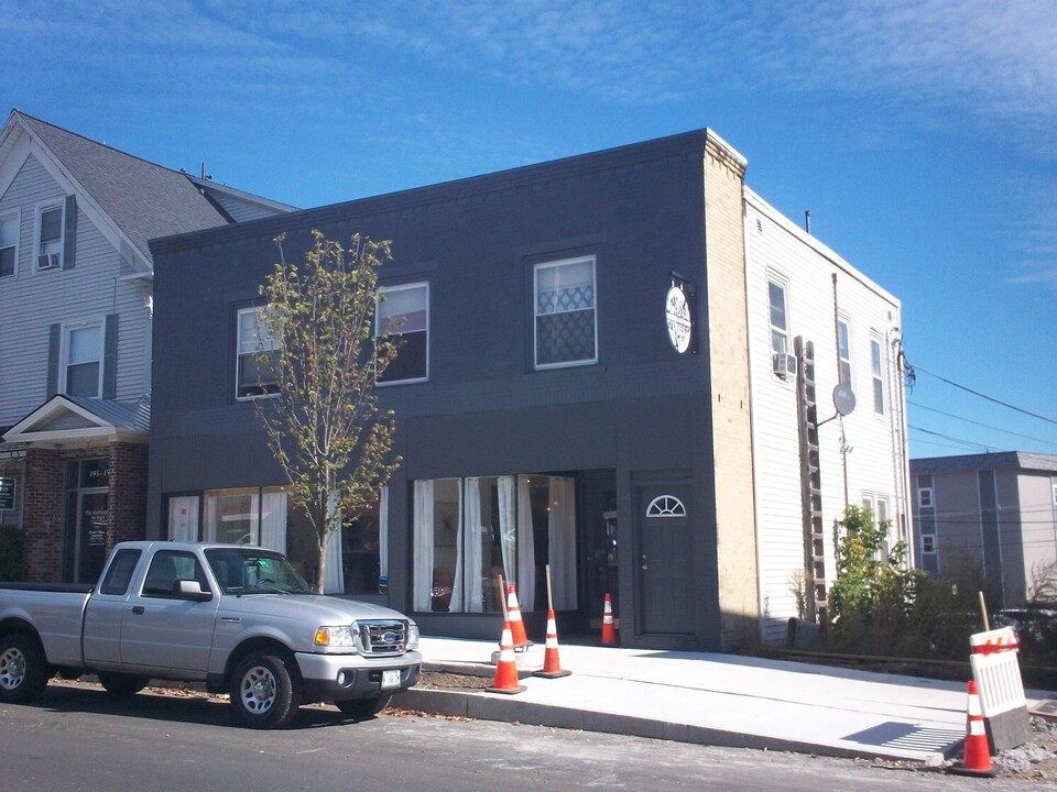 189 Main St in Waterville, ME - Building Photo