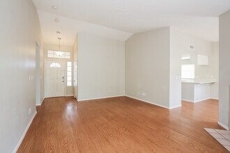 4705 Wild Oak Way in North Las Vegas, NV - Building Photo - Building Photo