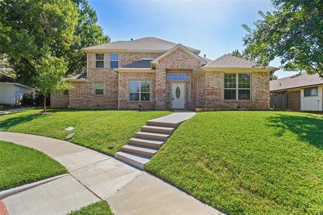 1854 Yorkshire Cir in Lewisville, TX - Foto de edificio