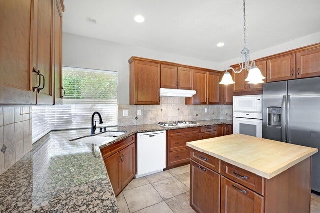 40180 Eastwood Ln in Palm Desert, CA - Building Photo - Building Photo