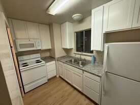 626 W 2nd Ave in Chico, CA - Building Photo