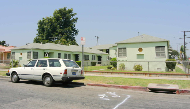 649-663 E 78th St in Los Angeles, CA - Building Photo - Building Photo