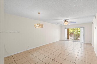 8605 W Sample Rd, Unit 306 in Coral Springs, FL - Building Photo - Building Photo