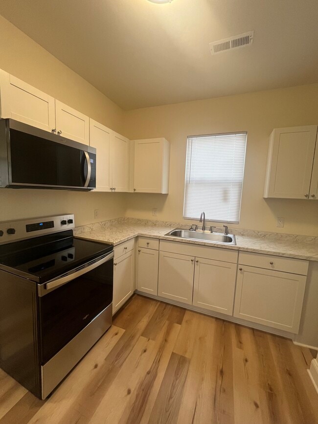 405 Maplewood Ave NE in Wilson, NC - Building Photo - Building Photo
