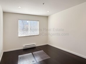 6400 Christie Ave in Emeryville, CA - Building Photo - Building Photo