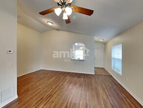 33437 Irongate Dr in Leesburg, FL - Building Photo - Building Photo