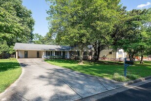 120 Burnett Way in Alpharetta, GA - Building Photo