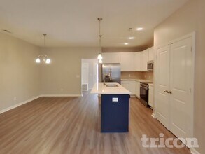 111 Thomas Point Dr in Fortville, IN - Building Photo - Building Photo