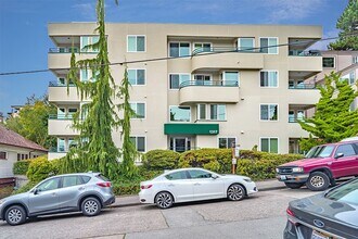 6th Ave Apartments in Seattle, WA - Building Photo - Interior Photo