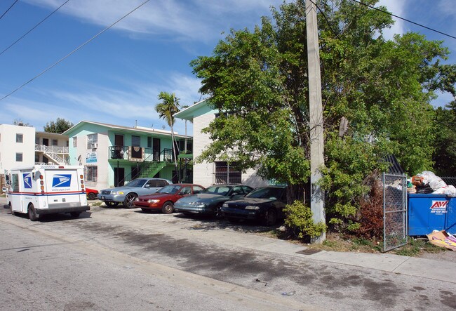 1245 NW 58th St in Miami, FL - Building Photo - Building Photo