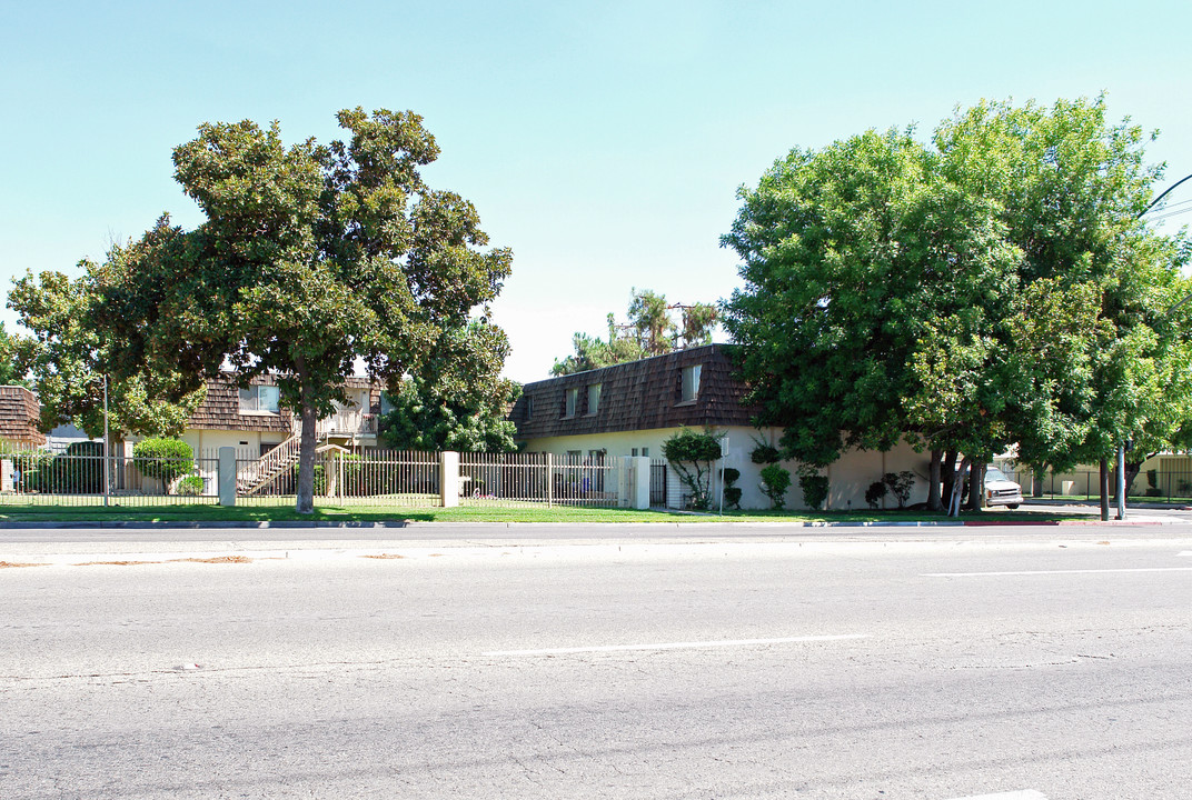 3209 N Sierra Vista Ave in Fresno, CA - Building Photo