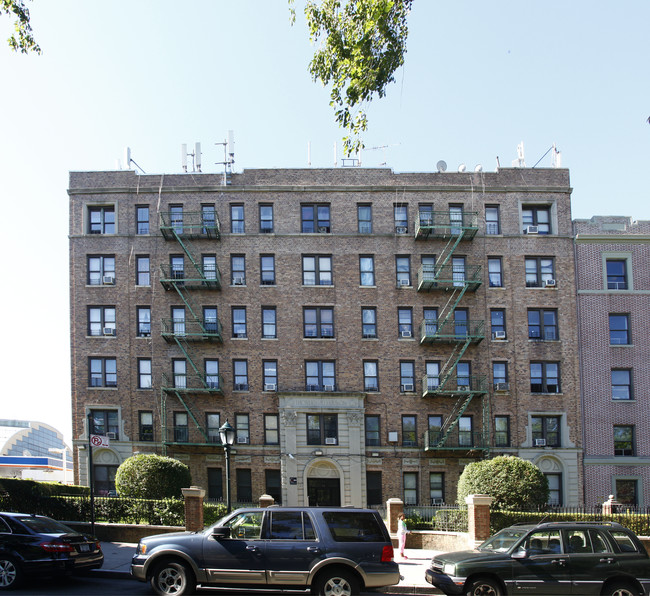 Thomas Jefferson in Brooklyn, NY - Foto de edificio - Building Photo