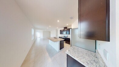 1125 Cascades Ave in Davenport, FL - Building Photo - Building Photo