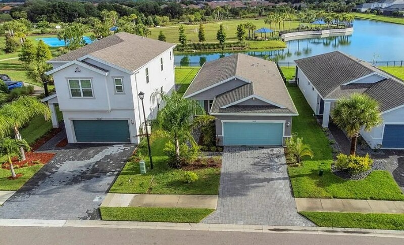 5504 Bungalow Grove Ct in Palmetto, FL - Foto de edificio