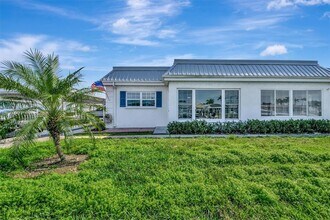 9819 Hernando Ct in Bradenton, FL - Building Photo - Building Photo