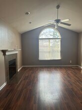 15284 Yale Dr in Clinton Township, MI - Foto de edificio - Building Photo