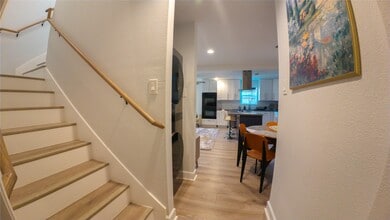 10326 Meadow Lake Ln in Houston, TX - Building Photo - Building Photo