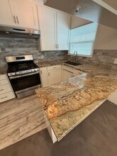 811 S Catalina Ave, Unit 811UnitC in Redondo Beach, CA - Foto de edificio - Building Photo