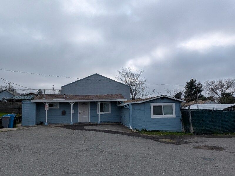 4980 Lincoln Blvd in Oroville, CA - Foto de edificio
