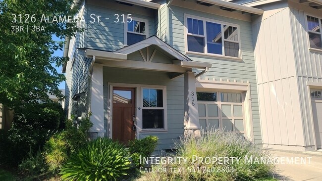 3126 Alameda St in Medford, OR - Building Photo - Building Photo