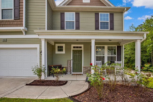 296 Birch Ave in Spring Lake, NC - Foto de edificio - Building Photo