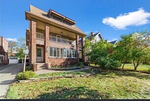 14724 Clifton Blvd in Lakewood, OH - Building Photo