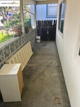 128 Moraga Ave in Piedmont, CA - Building Photo - Building Photo