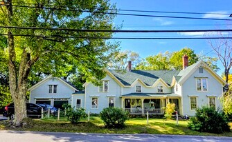 21 Cleaves St, Unit #2 in Yarmouth, ME - Building Photo