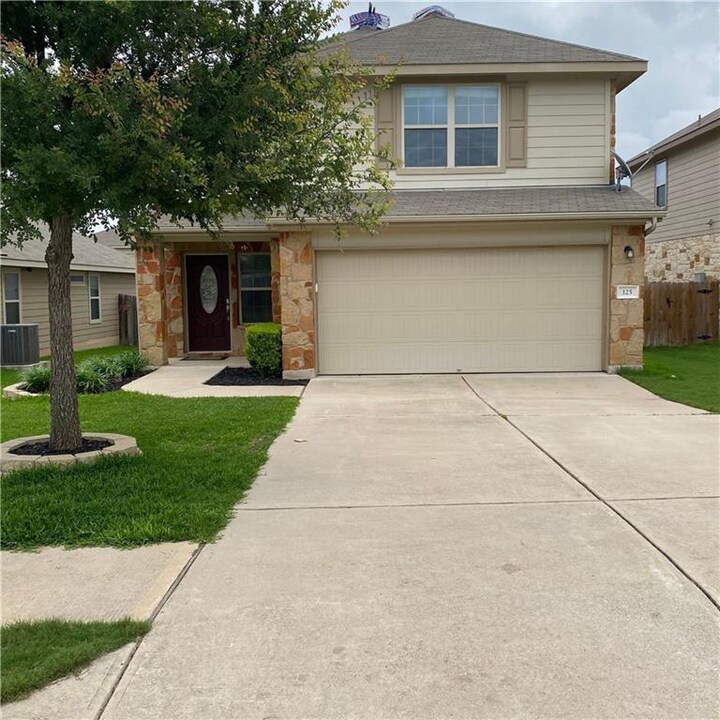 125 Bufflehead Ln in Leander, TX - Building Photo