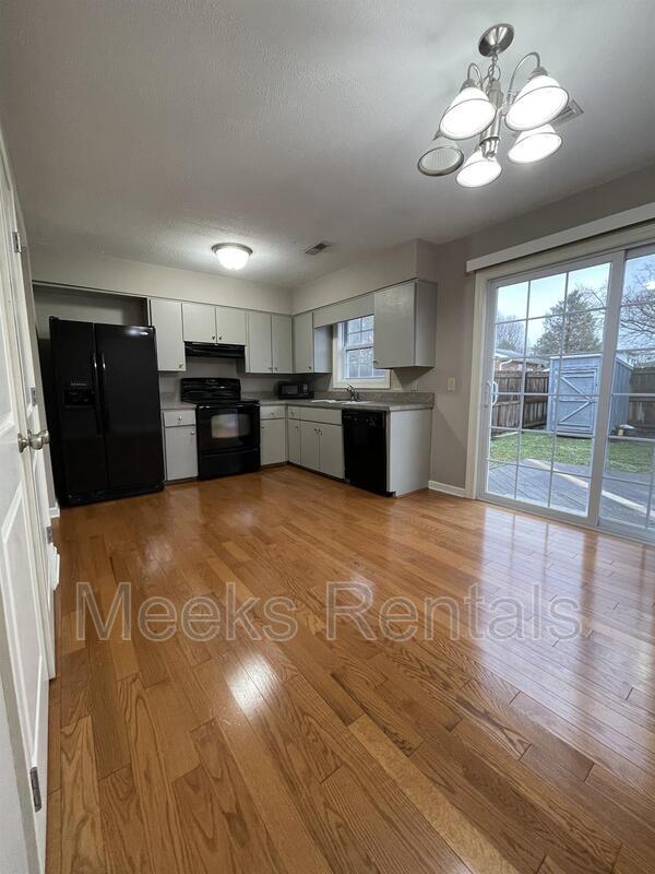 1002 Fairway Gardens Dr in Hurricane, WV - Building Photo - Building Photo