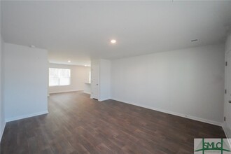 421 Coconut Dr in Bloomingdale, GA - Building Photo - Building Photo