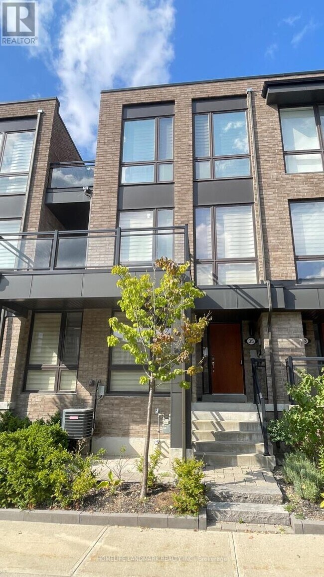 35 Thorncrest Dr in Vaughan, ON - Building Photo - Building Photo