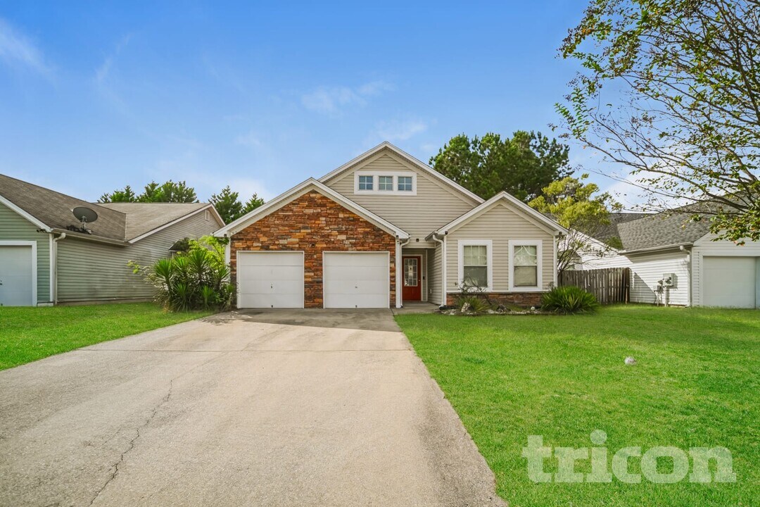 41 Camden Way in Fairburn, GA - Building Photo