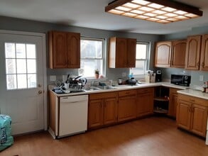 1729 Carey Way in Pittsburgh, PA - Building Photo - Building Photo