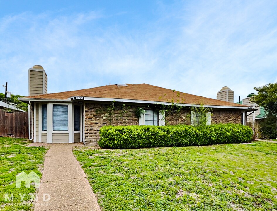 11831 Garden Terrace Dr in Dallas, TX - Building Photo