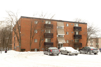 Woodmere Apartments in East Lansing, MI - Building Photo - Building Photo