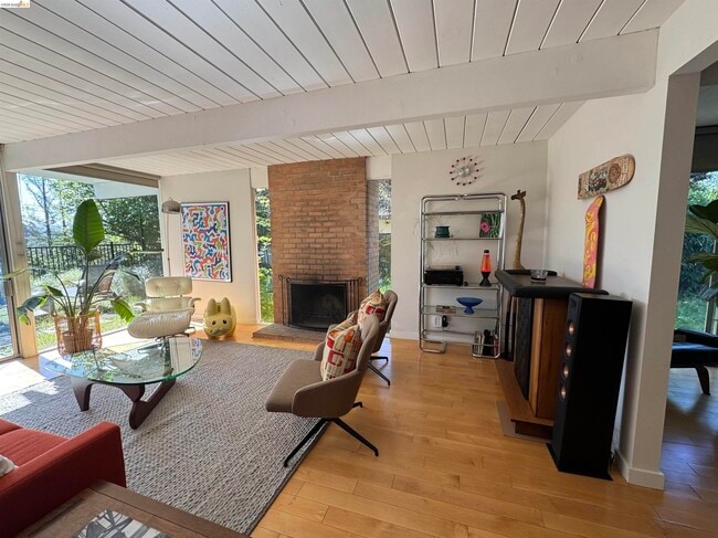 property at 5559 Greenridge Rd