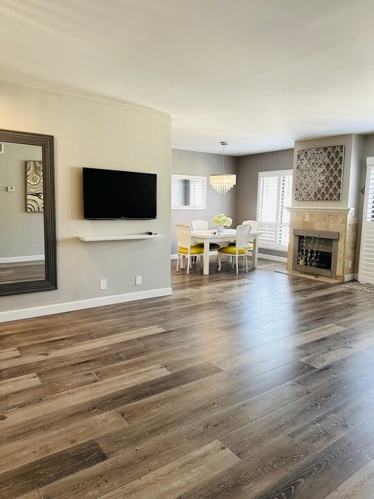 1730 Camino Palmero St, Unit 408 in Los Angeles, CA - Building Photo