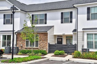 1007 Kathy Ann Wy W in Carrollton, VA - Building Photo